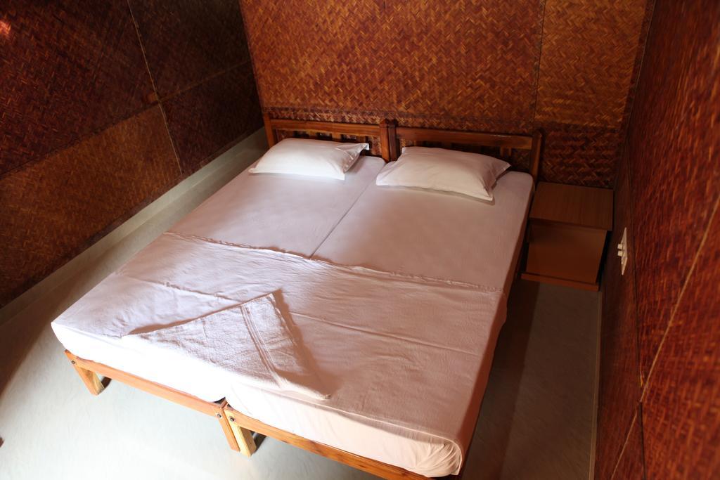 Savithri Inn Bamboo Cottages & Resorts Варкала Номер фото