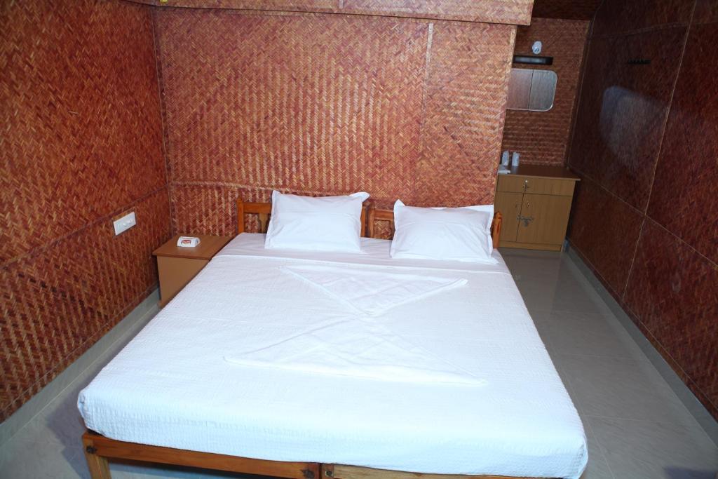 Savithri Inn Bamboo Cottages & Resorts Варкала Номер фото