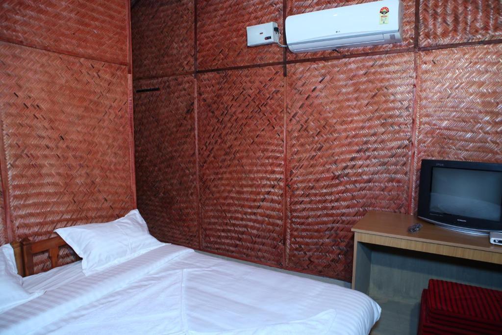 Savithri Inn Bamboo Cottages & Resorts Варкала Экстерьер фото