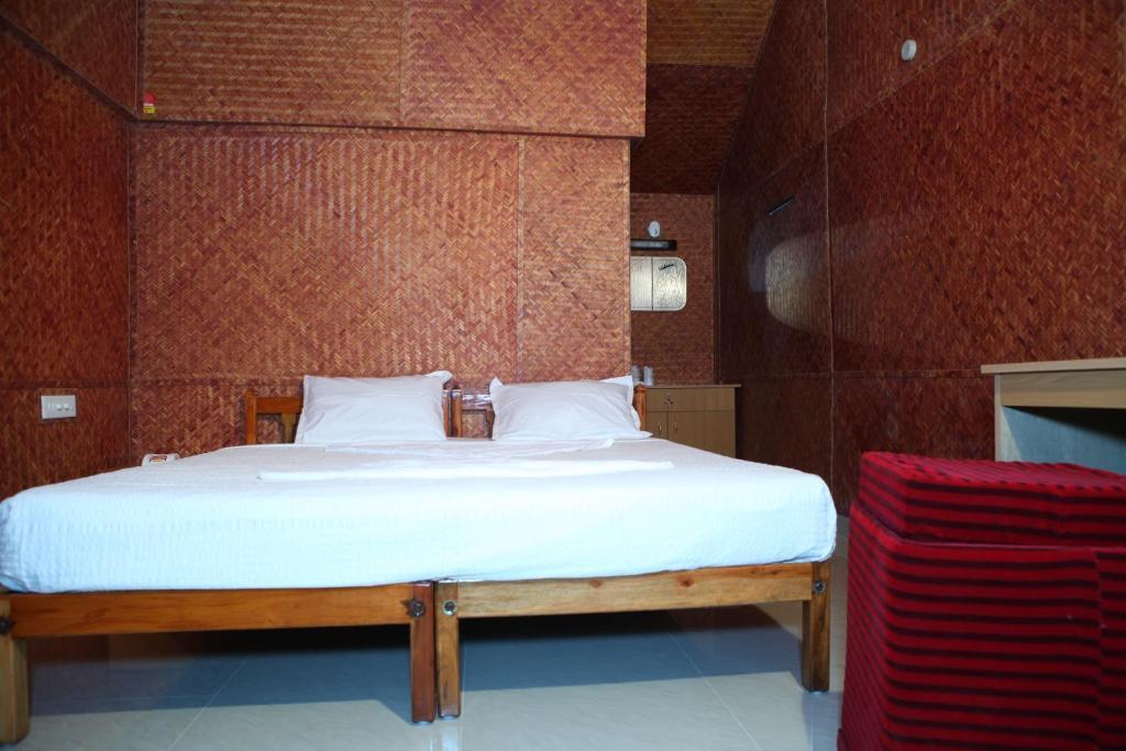 Savithri Inn Bamboo Cottages & Resorts Варкала Экстерьер фото