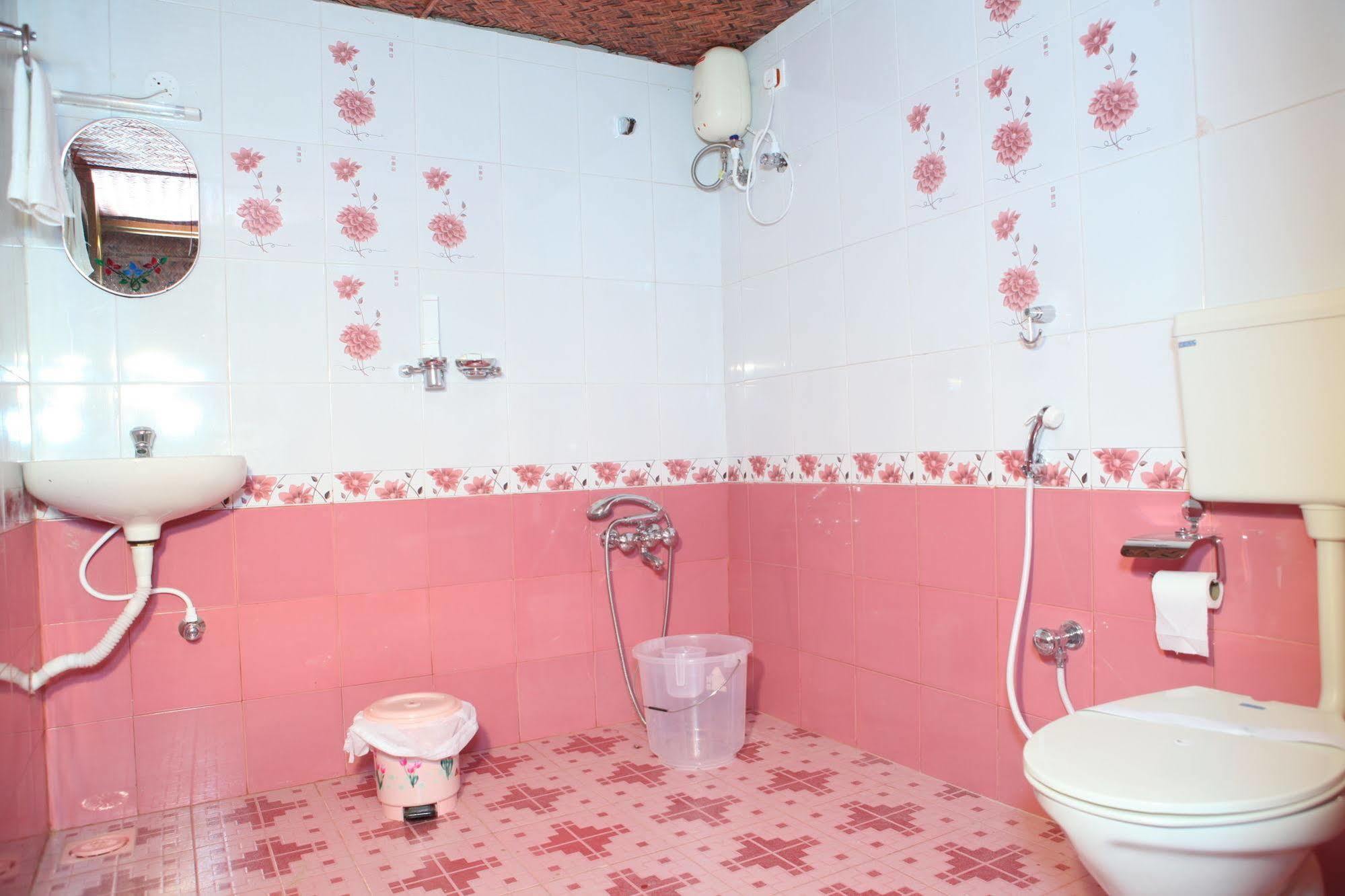 Savithri Inn Bamboo Cottages & Resorts Варкала Экстерьер фото
